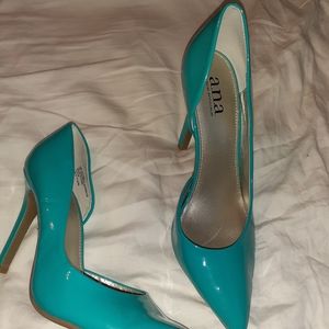 Teal a.n.a heels